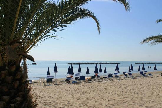 Hotel Perla Campofilone ภายนอก รูปภาพ